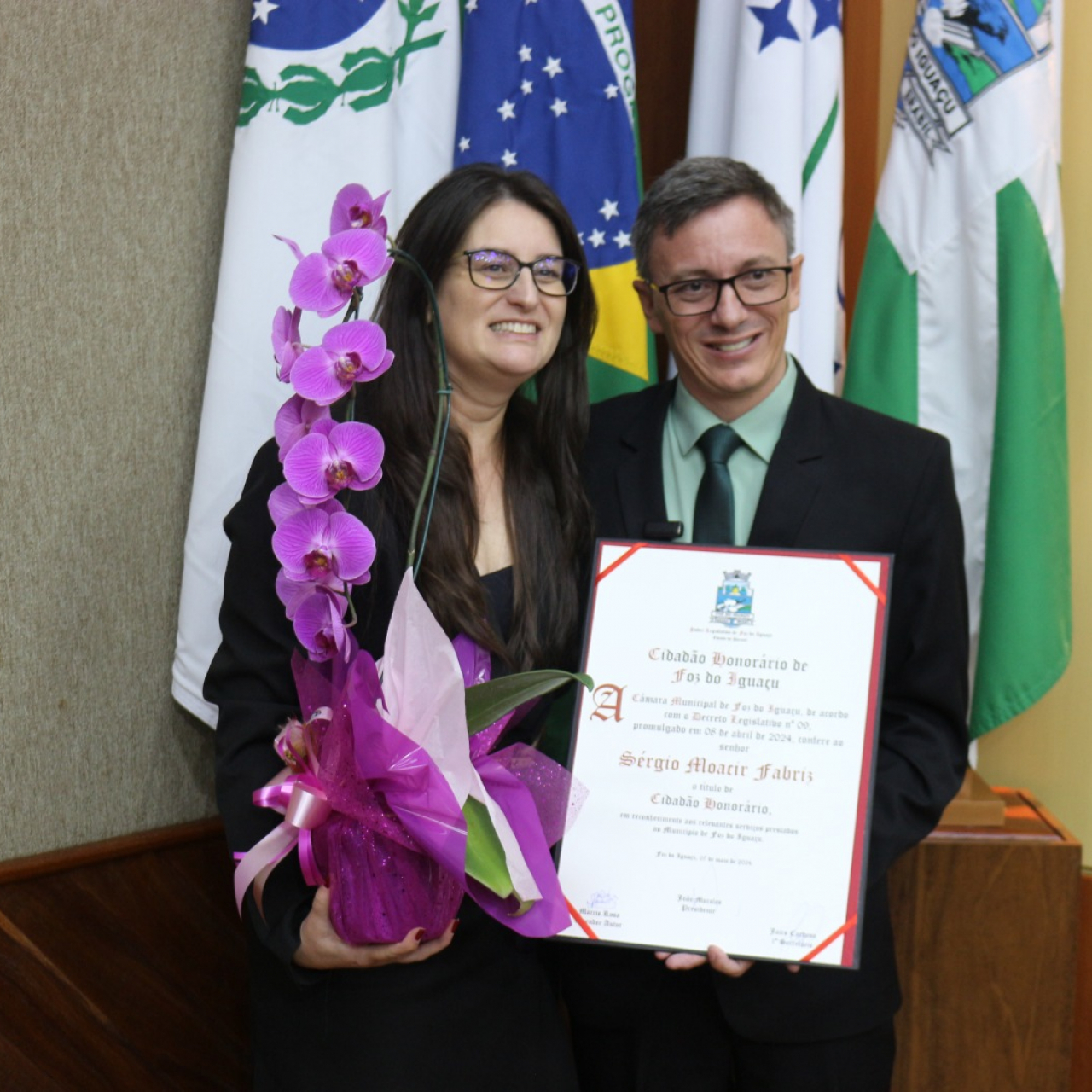 Diretor-geral do campus de Foz do Iguaçu da Unioeste recebe título de Cidadão Honorário